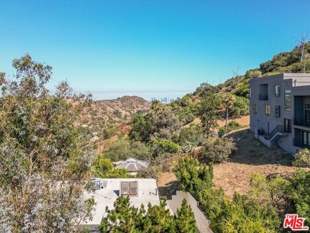 6830 Cahuenga Park Trail, Los Angeles, CA 90068