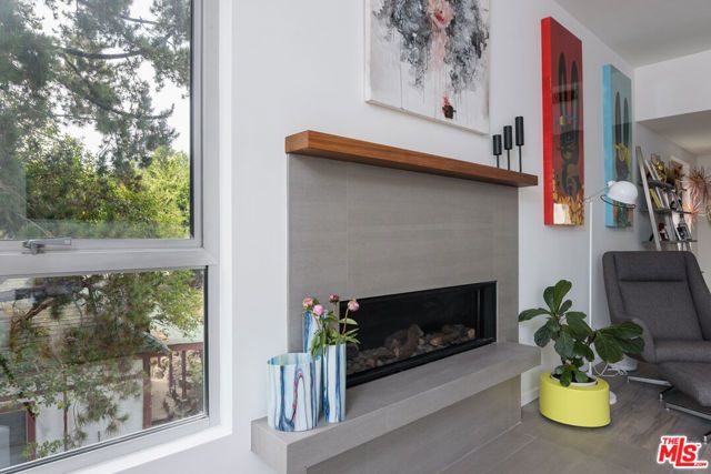 6830 Cahuenga Park Trail, Los Angeles, CA 90068