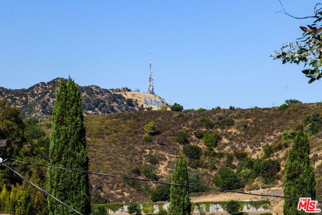 6830 Cahuenga Park Trail, Los Angeles, CA 90068