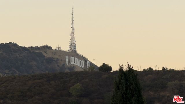 6830 Cahuenga Park Trail, Los Angeles, CA 90068