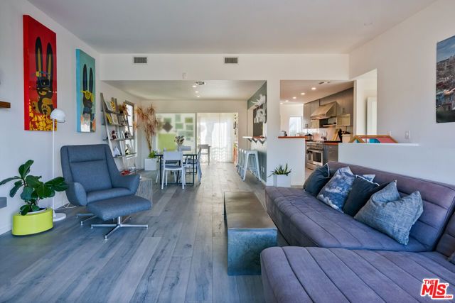 6830 Cahuenga Park Trail, Los Angeles, CA 90068