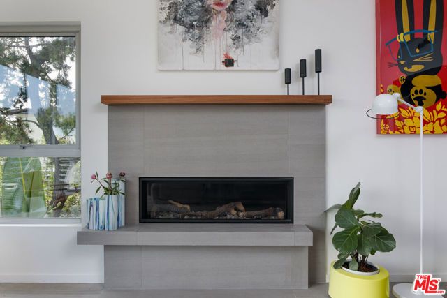 6830 Cahuenga Park Trail, Los Angeles, CA 90068