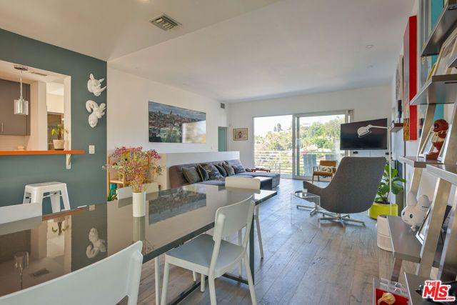 6830 Cahuenga Park Trail, Los Angeles, CA 90068
