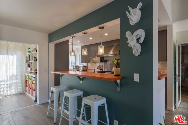 6830 Cahuenga Park Trail, Los Angeles, CA 90068