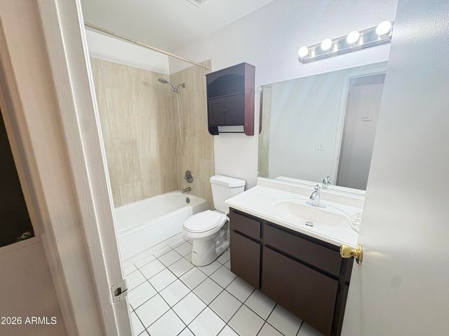 2931 E Beck Lane 1, Phoenix, AZ 85032