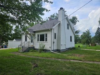 4690 Hubbell Avenue, Des Moines, IA 50317