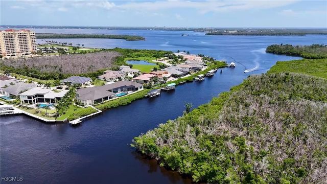 5793 Cape Harbour DR 1113, Cape Coral, FL 33914