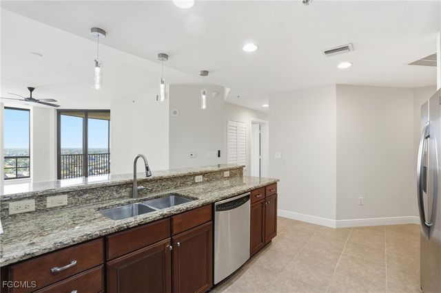 5793 Cape Harbour DR 1113, Cape Coral, FL 33914