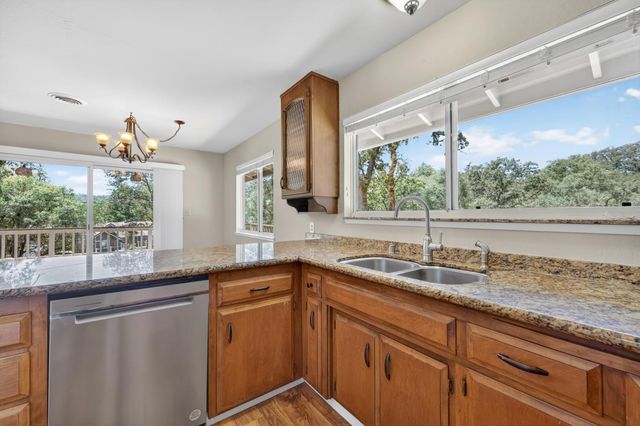 12096 Poplar Rd, Auburn, CA 95602