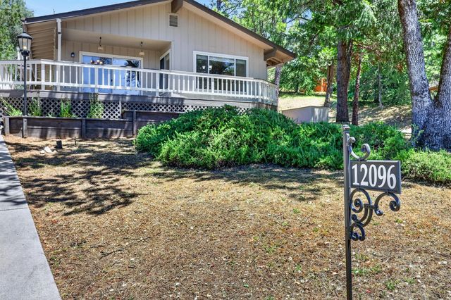 12096 Poplar Rd, Auburn, CA 95602