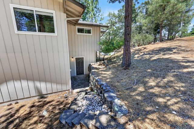 12096 Poplar Rd, Auburn, CA 95602