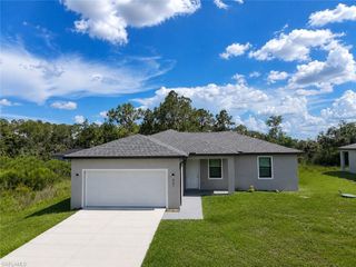 537 GREENBRIAR BLVD, Lehigh Acres, FL 33972