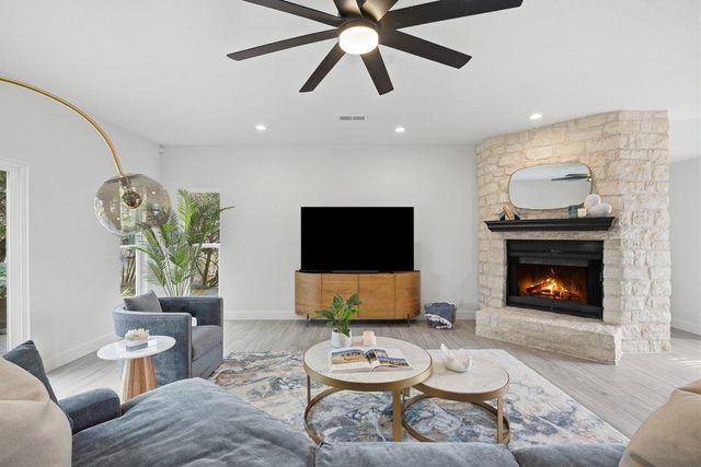 1904 Lakeway BLVD, Lakeway, TX 78734