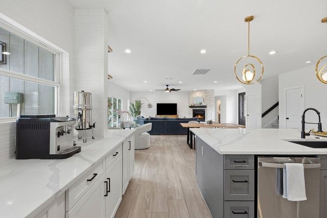 1904 Lakeway BLVD, Lakeway, TX 78734