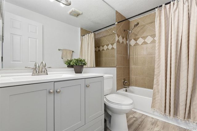 10045 W 8th Place, Lakewood, CO 80215