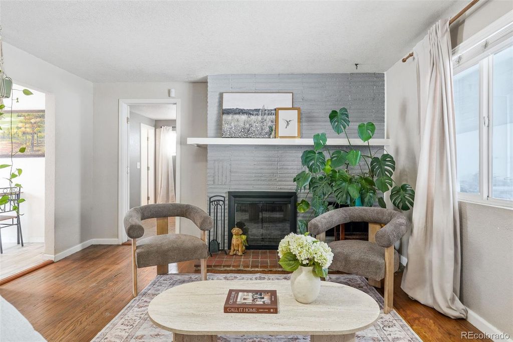 10045 W 8th Place, Lakewood, CO 80215