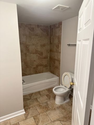 5125 W 101st Street, Oak Lawn, IL 60453