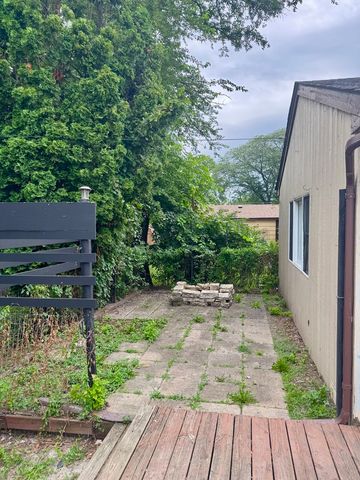 5125 W 101st Street, Oak Lawn, IL 60453