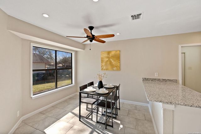 9807 SUGARLOAF DR, San Antonio, TX 78245