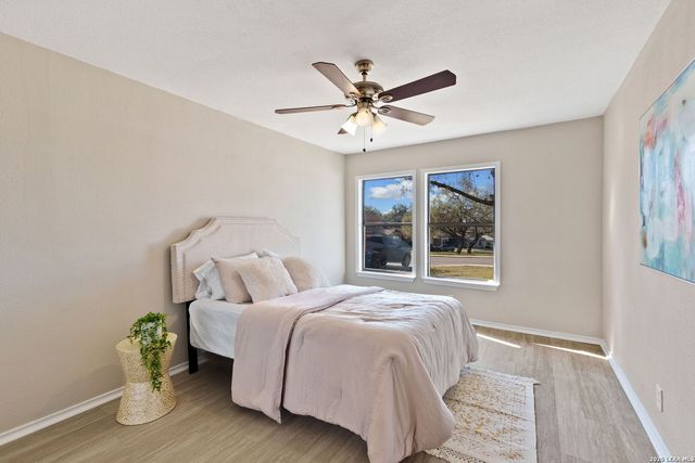 9807 SUGARLOAF DR, San Antonio, TX 78245