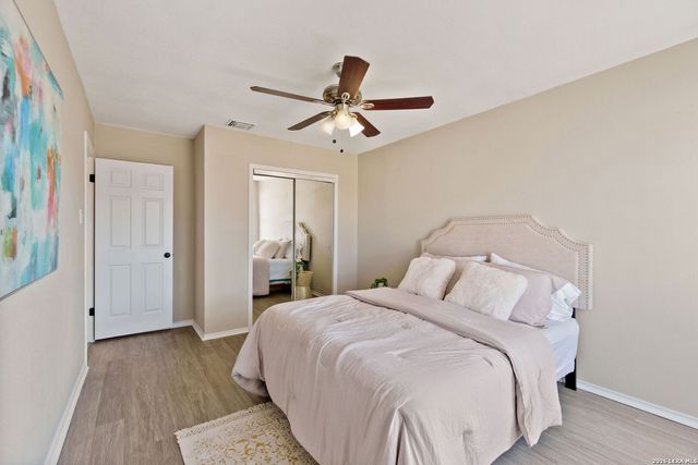 9807 SUGARLOAF DR, San Antonio, TX 78245