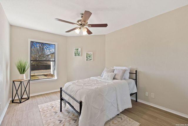 9807 SUGARLOAF DR, San Antonio, TX 78245