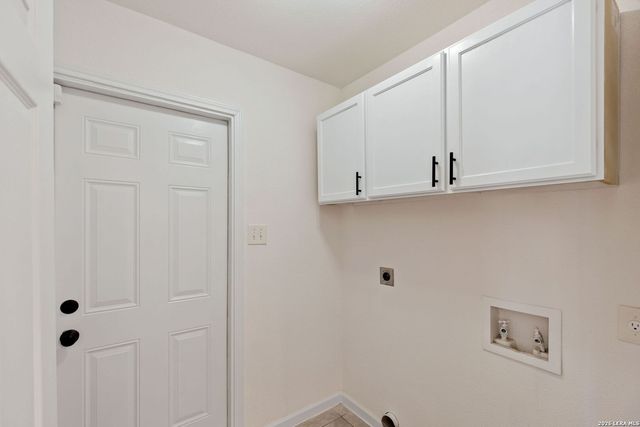 9807 SUGARLOAF DR, San Antonio, TX 78245