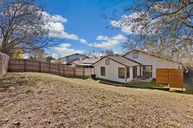 9807 SUGARLOAF DR, San Antonio, TX 78245