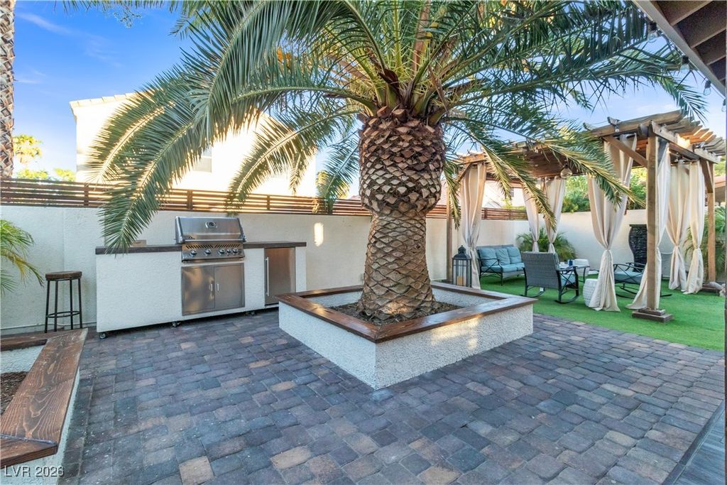 1923 Casa Verde Drive, North Las Vegas, NV 89031