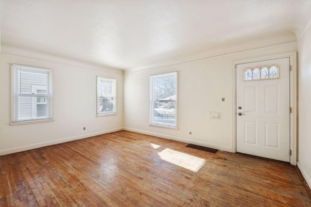 5449 30th Avenue S, Minneapolis, MN 55417