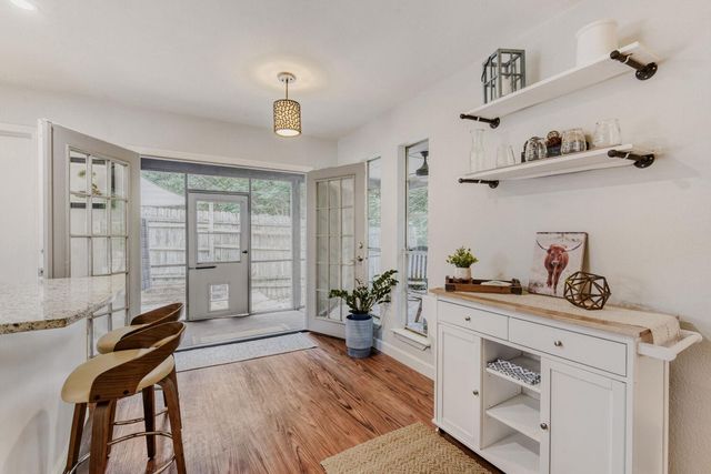 1912 Lightsey RD 6, Austin, TX 78704