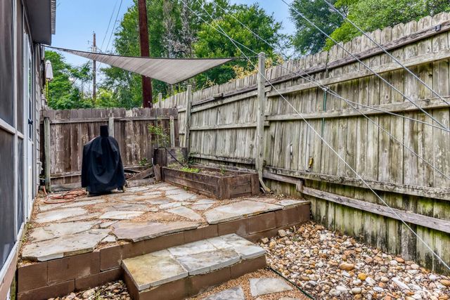 1912 Lightsey RD 6, Austin, TX 78704