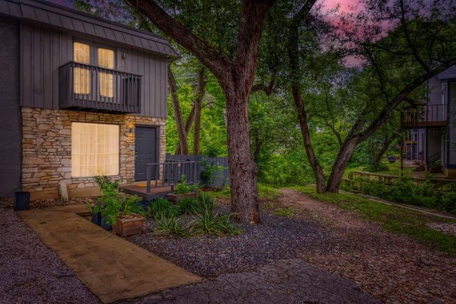 1912 Lightsey RD 6, Austin, TX 78704