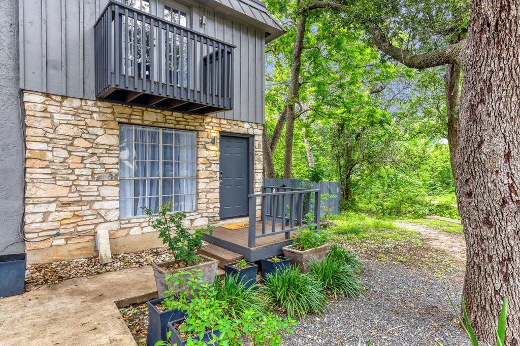 1912 Lightsey RD 6, Austin, TX 78704