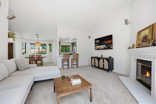 2815 New Castle Way, Carlsbad, CA 92010