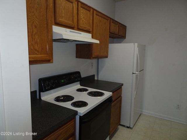 9106 Hawthorne Pointe Dr UNIT 102, Louisville, KY 40272