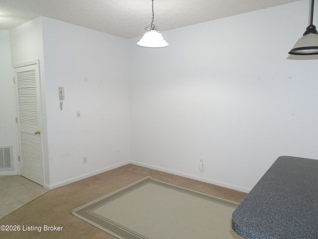 9106 Hawthorne Pointe Dr UNIT 102, Louisville, KY 40272