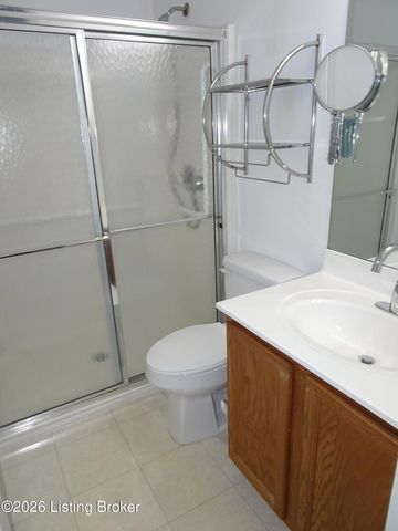 9106 Hawthorne Pointe Dr UNIT 102, Louisville, KY 40272