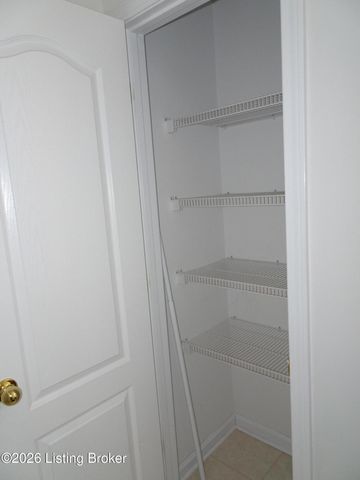 9106 Hawthorne Pointe Dr UNIT 102, Louisville, KY 40272