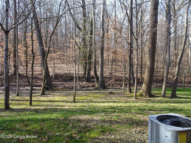 9106 Hawthorne Pointe Dr UNIT 102, Louisville, KY 40272