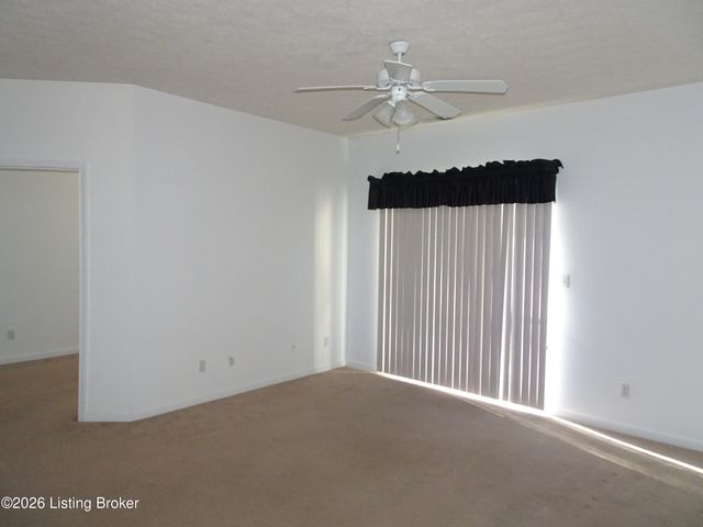 9106 Hawthorne Pointe Dr UNIT 102, Louisville, KY 40272