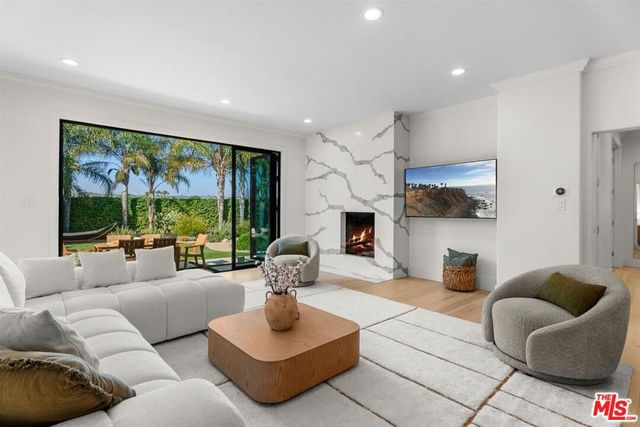 5845 W 74th Street, Los Angeles, CA 90045