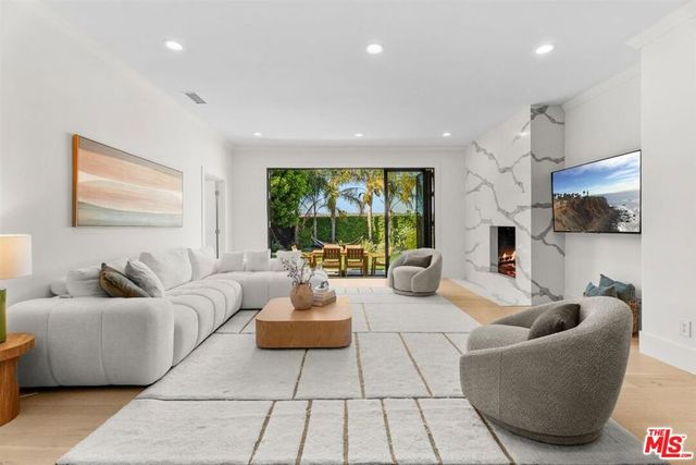 5845 W 74th Street, Los Angeles, CA 90045