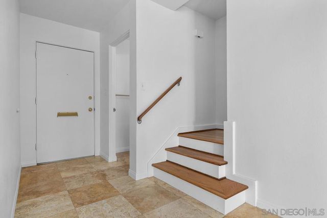 5710 Ferber St, San Diego, CA 92122