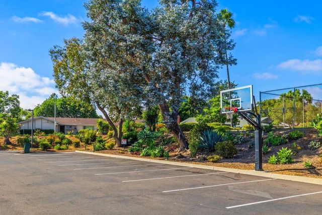 5710 Ferber St, San Diego, CA 92122