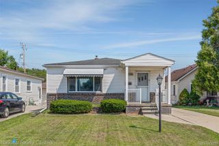 23018 Lambrecht Avenue, Eastpointe, MI 48021