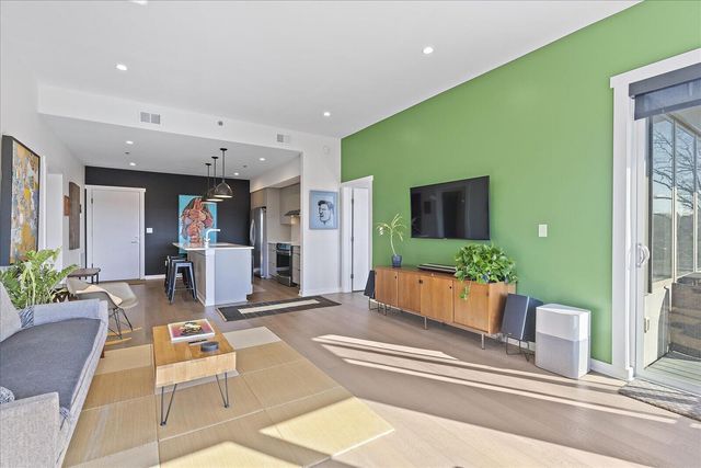 411 Fairpoint Street 202, Chattanooga, TN 37405