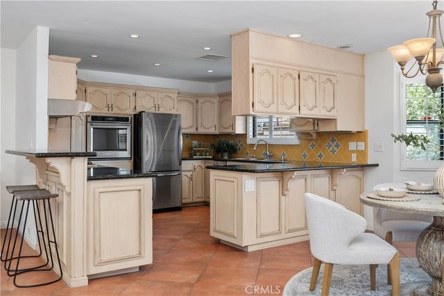 986 Post Road, Costa Mesa, CA 92626