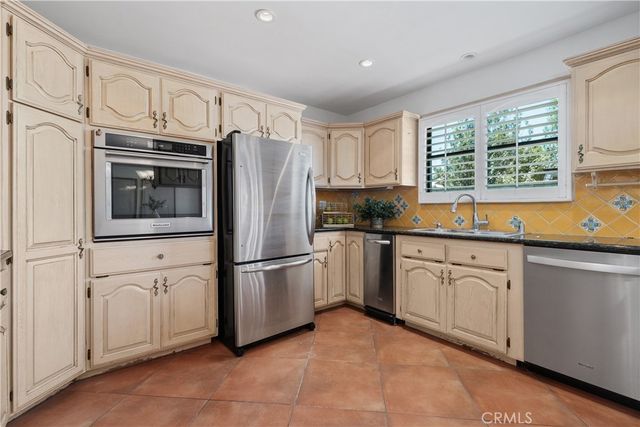 986 Post Road, Costa Mesa, CA 92626