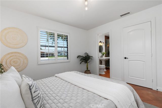 986 Post Road, Costa Mesa, CA 92626
